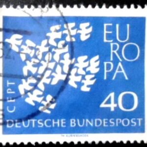 1961 - 19 Doves Arranged as a Flying Dove 40