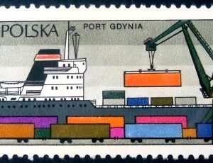 1976 - Loading containers